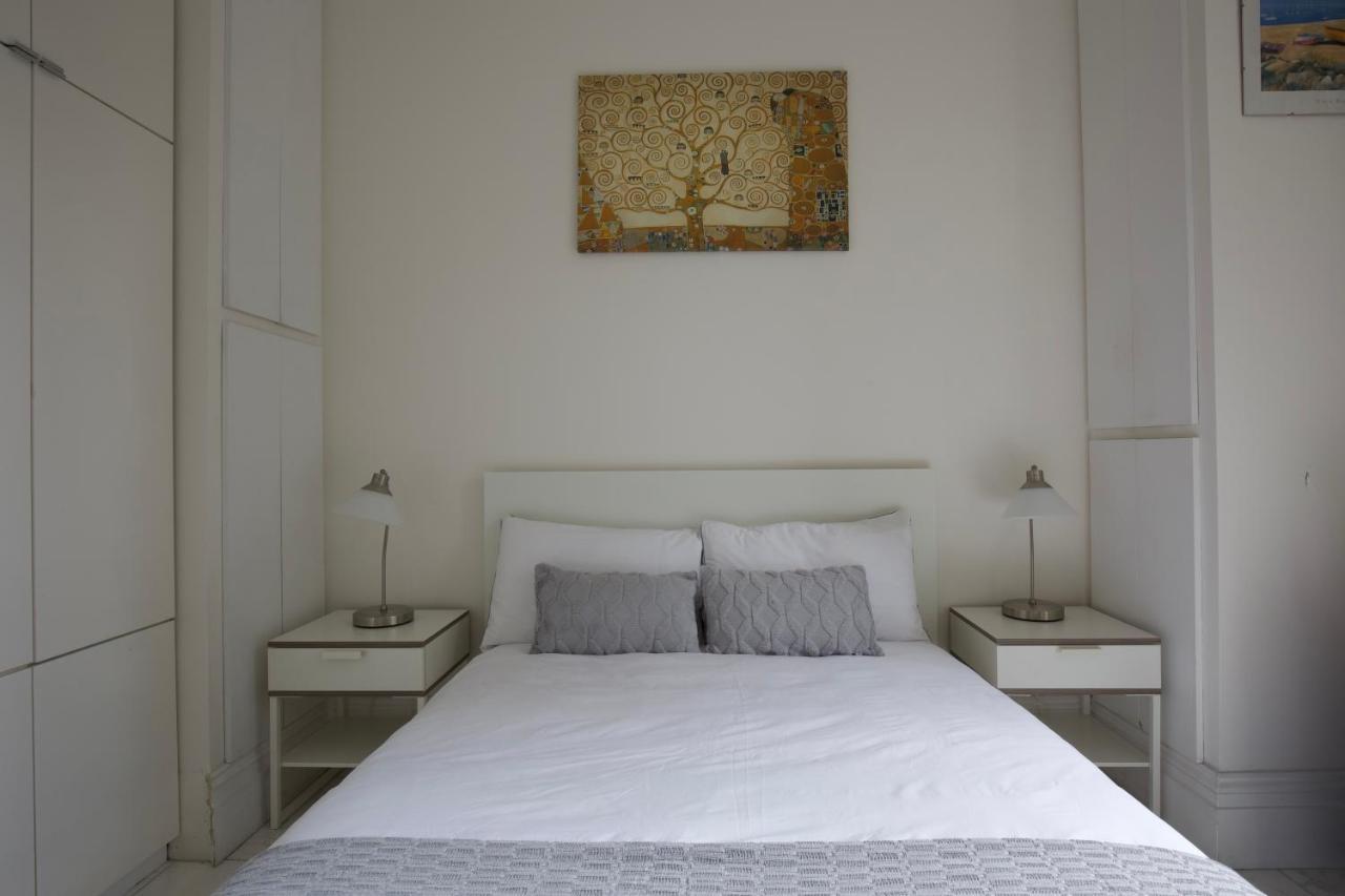 Large 2 Beds Flat Overlooking Clapham Common Park 런던 외부 사진