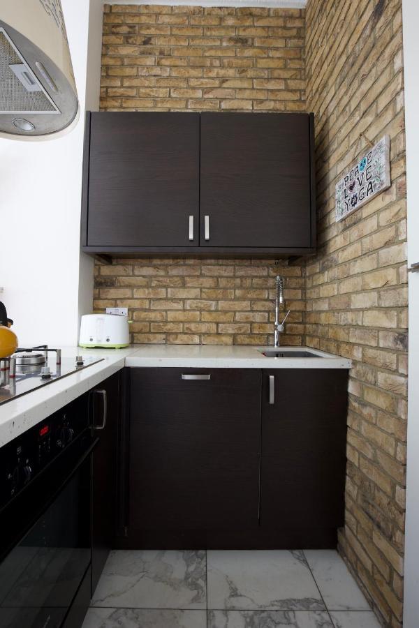 Large 2 Beds Flat Overlooking Clapham Common Park 런던 외부 사진